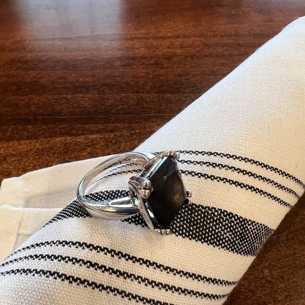 Very large onyx gemstone. Onyx on sterling silver. Size 8. Gorgeous!